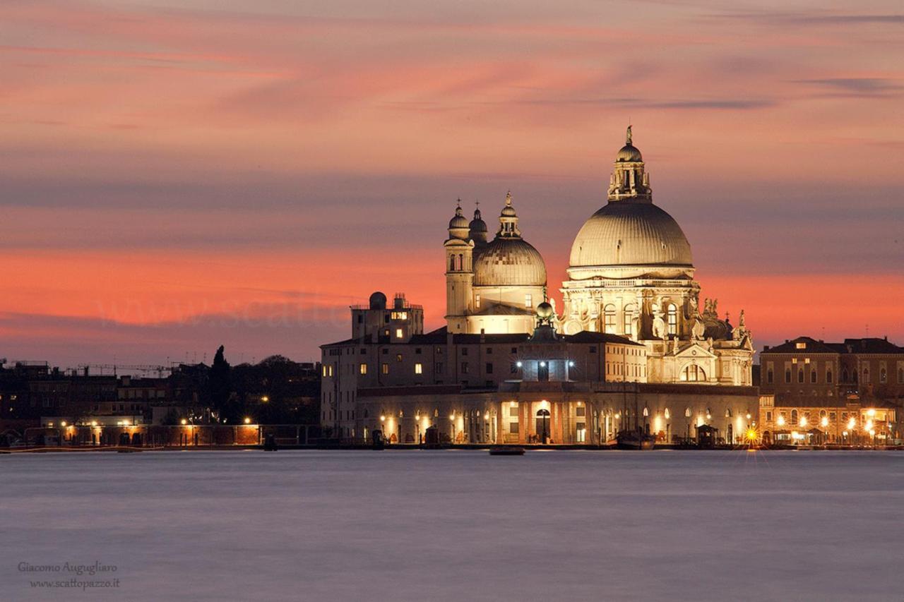 Apartamento Residenza Leon D'oro Venecia Exterior foto